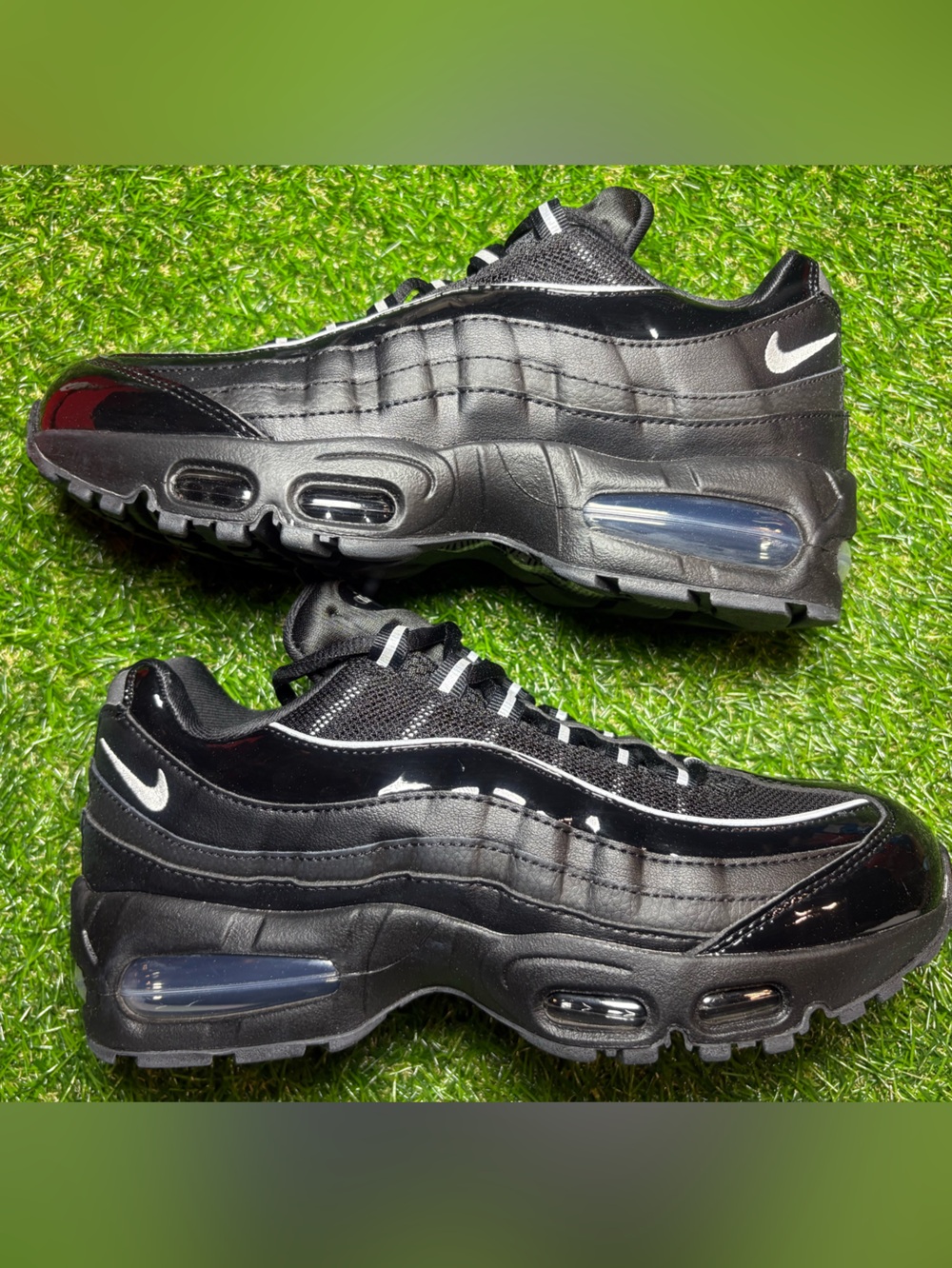 Nike Black/White Air Max 95  women’s 8, men’s 6.5